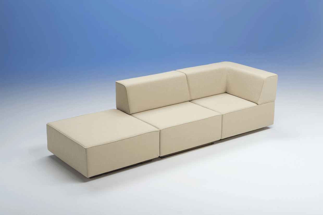 Bruns Yachtausstattung Loungemöbel GIF mit wechselnden Kissen auf dem modularen Chaiselongue